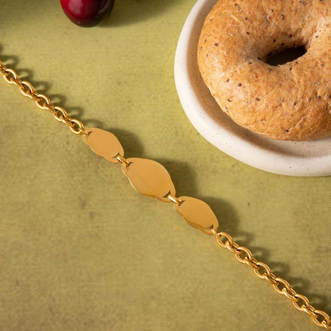 18K gold-plated, lightweight, and luxurious titanium steel necklace with tiger's eye stone.