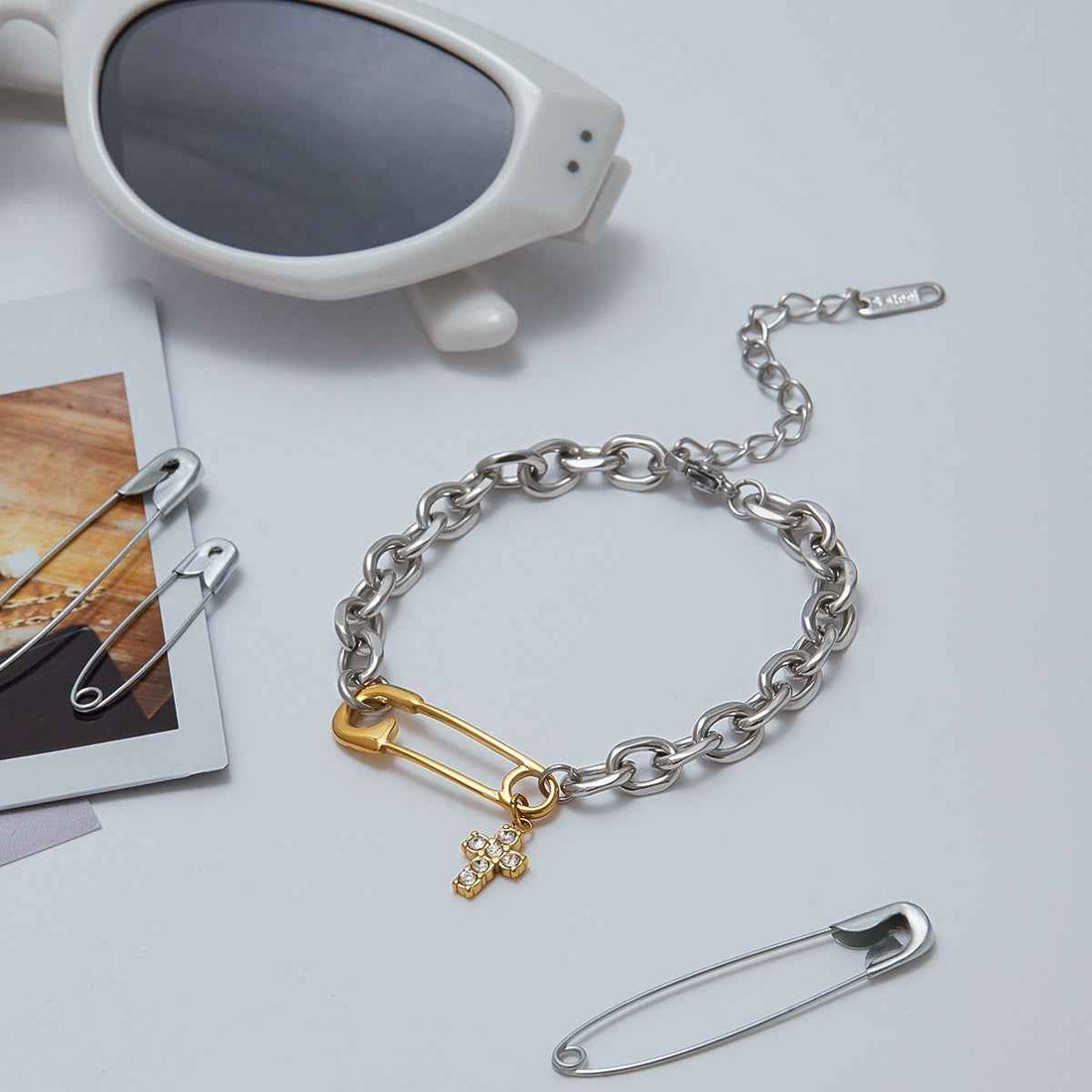 18k gold light luxury high-end titanium steel bracelet