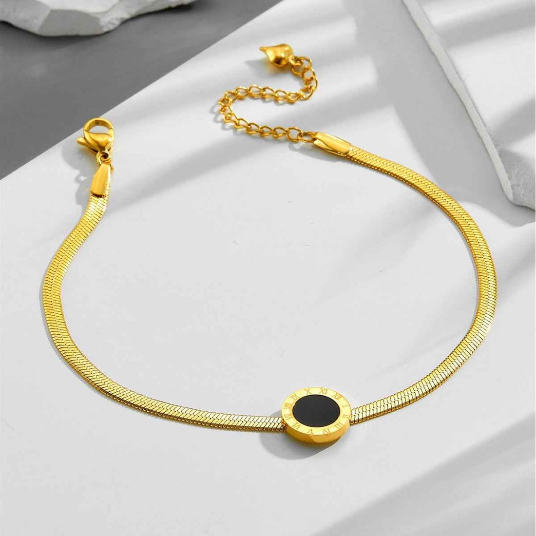 18K gold light luxury exquisite Roman numeral bracelet