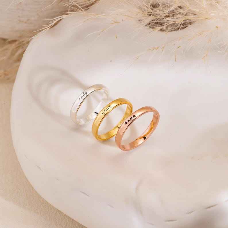 Customized Smooth Name Engraving Ring