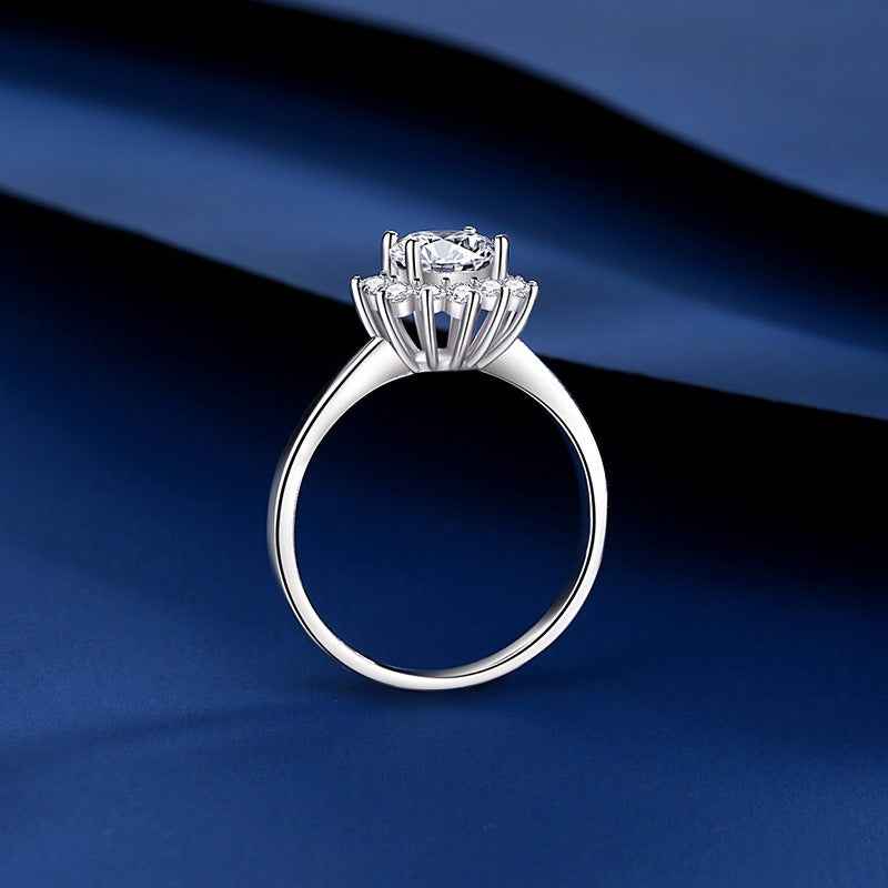 S925 sterling silver ring with a sunflower design and diamond accents.