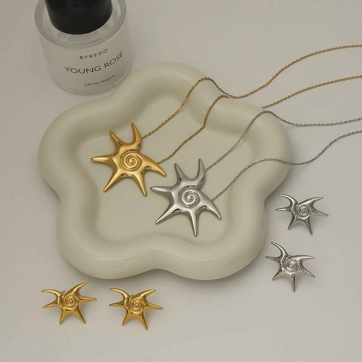 18K gold sun with thread design trendy and unique earrings and necklace set