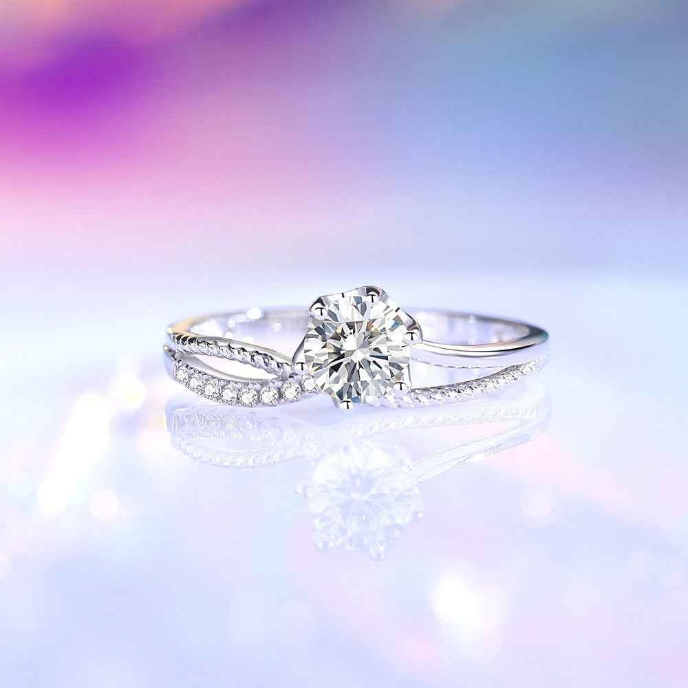 S925 Sterling Silver Artistic Line Design Six-Prong Moissanite Ring