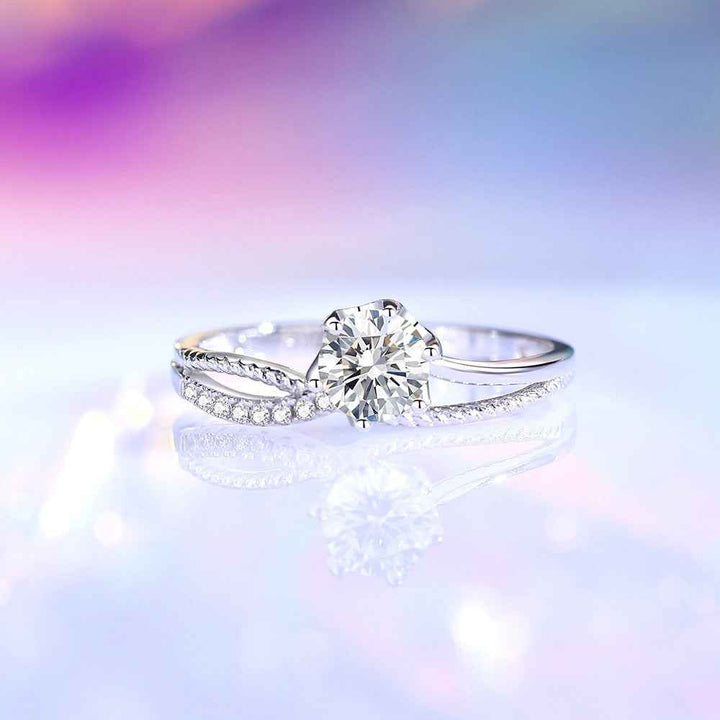 S925 Sterling Silver Artistic Line Design Six-Prong Moissanite Ring