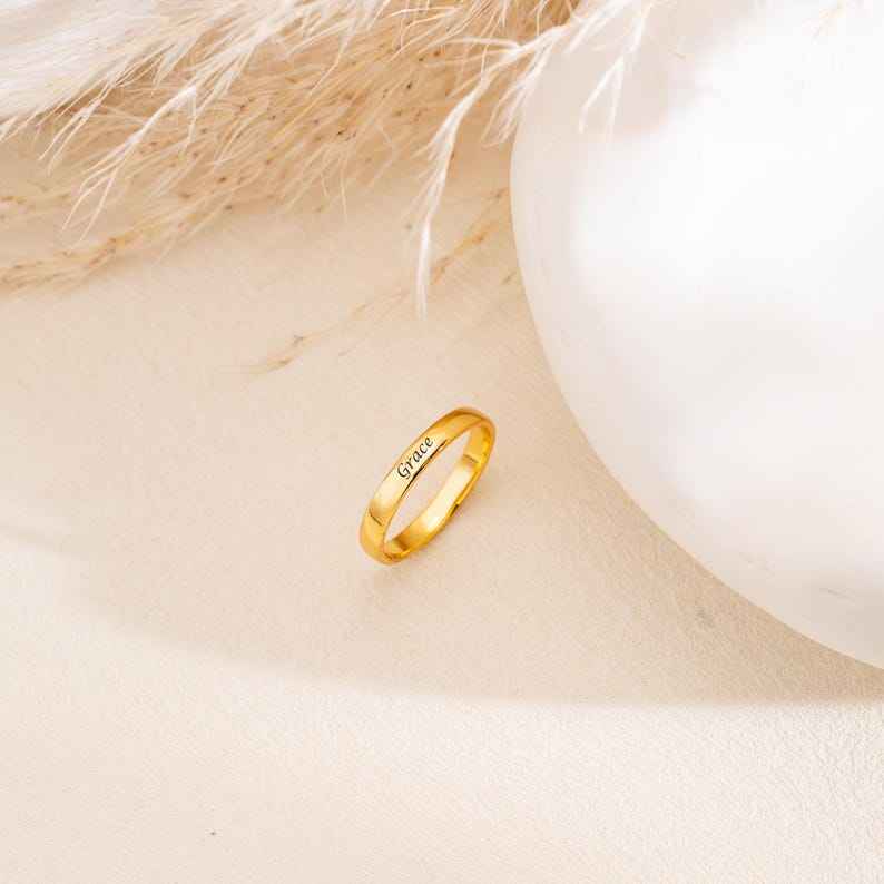 Customized Smooth Name Engraving Ring