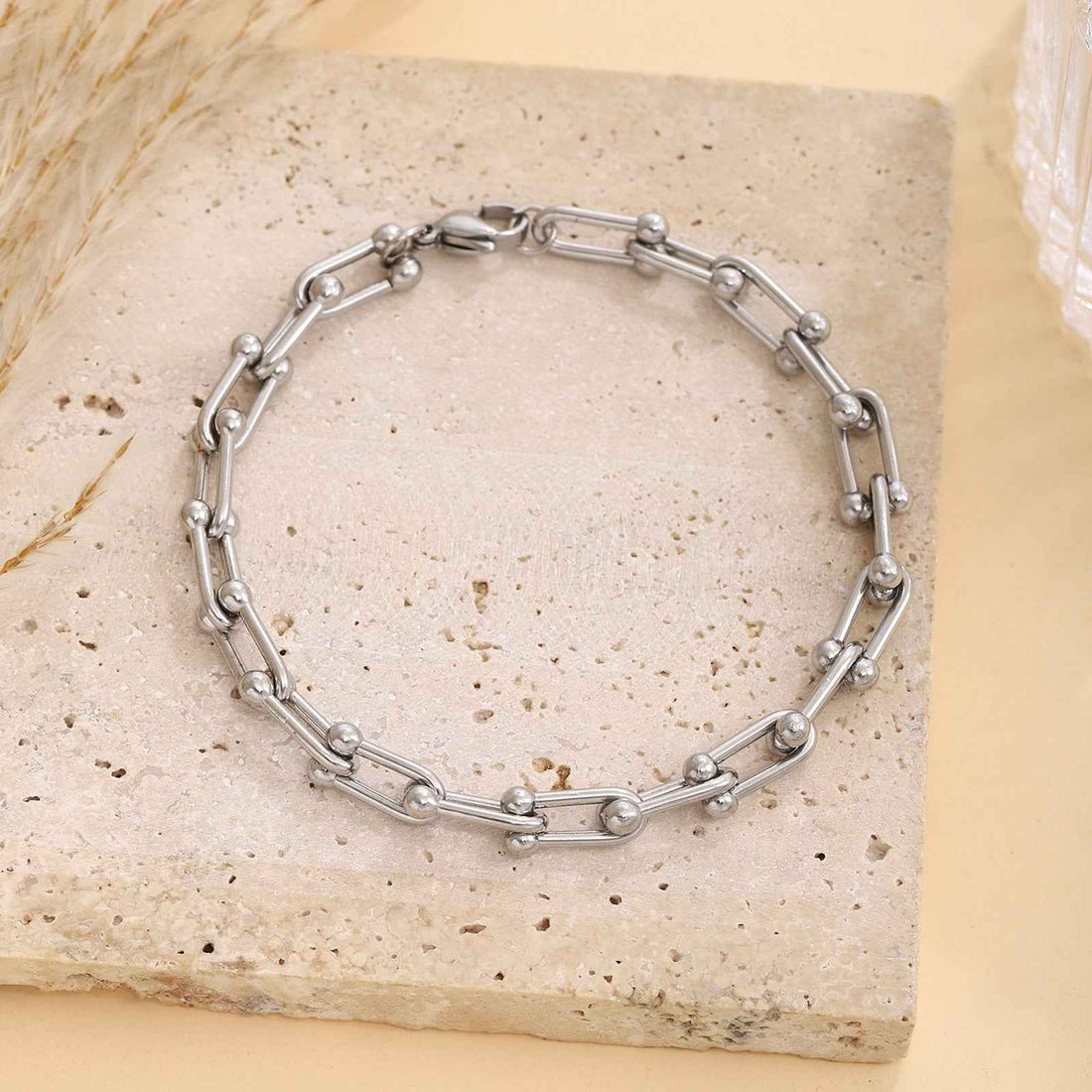 18k gold U-shaped horseshoe clasp bracelet necklace