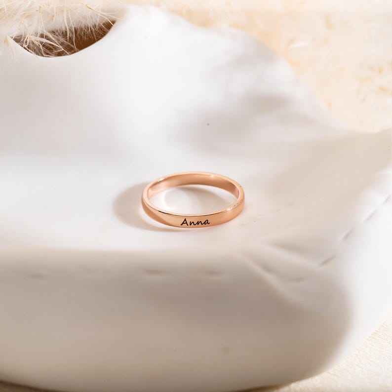 Customized Smooth Name Engraving Ring