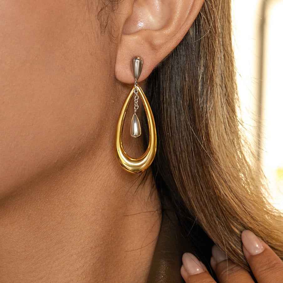 18K gold teardrop-shaped two-tone earrings