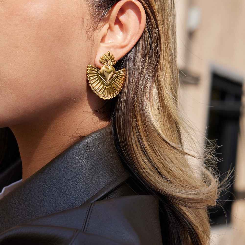 18K gold heart-shaped titanium steel stud earrings