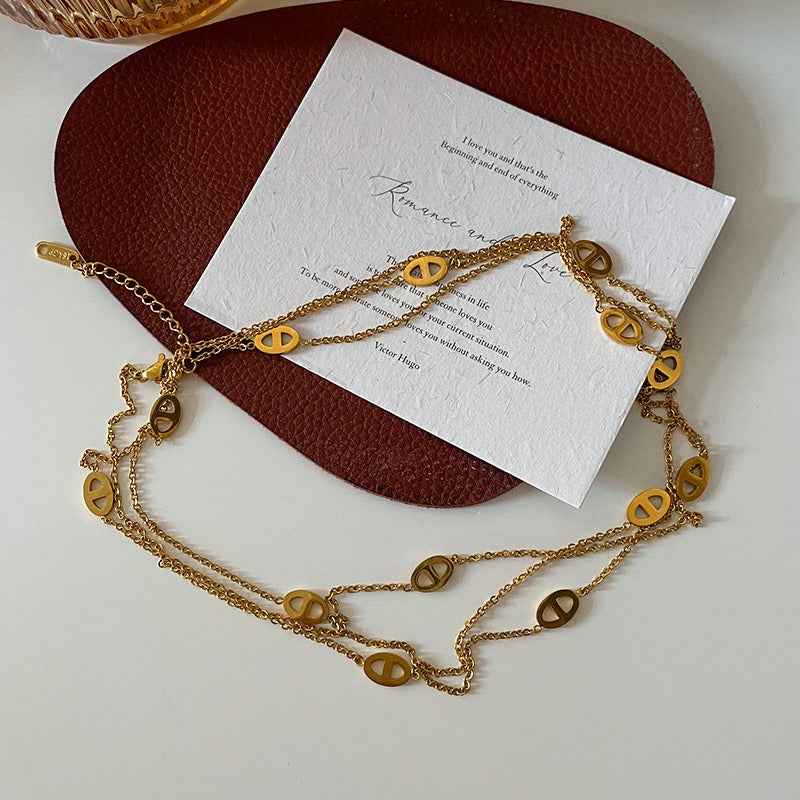 18K gold lightweight luxury pig nose necklace