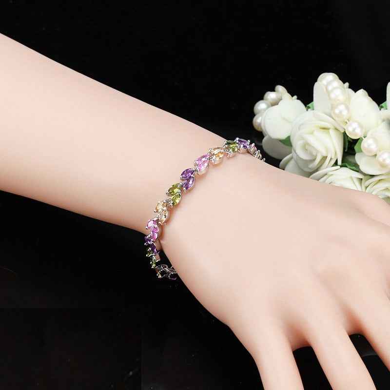 Small leaf zircon bracelet