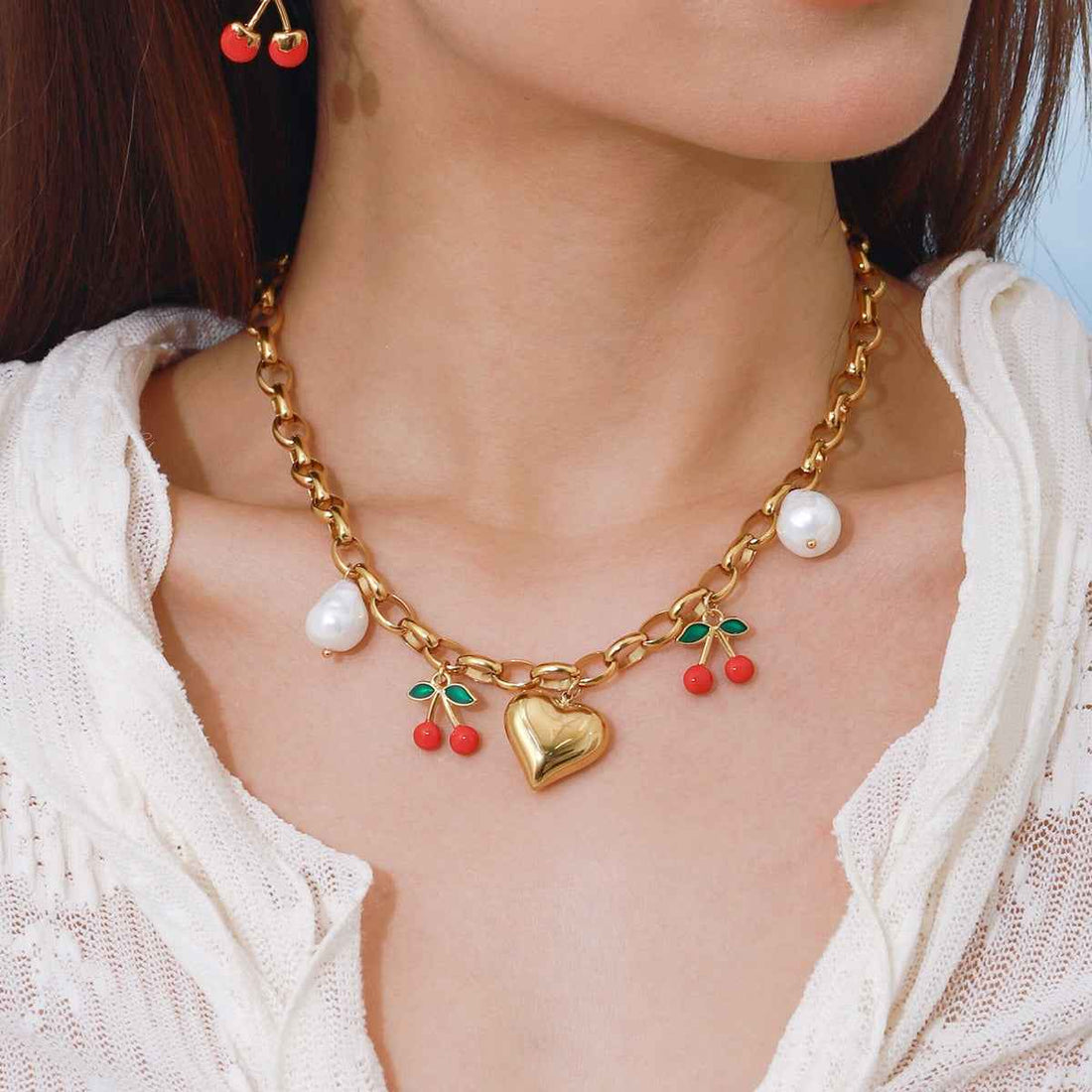 18K gold heart with cherry design exquisite and noble necklace
