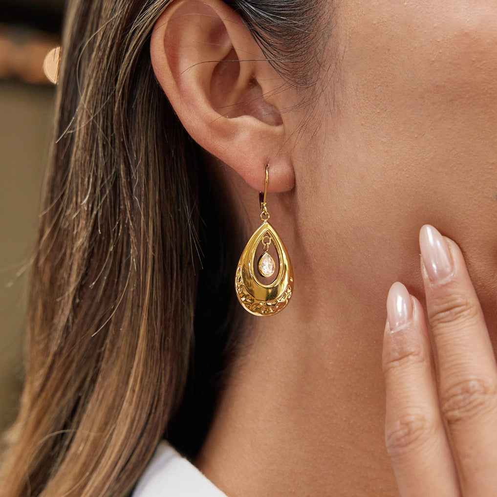 18K gold lightweight luxury high-end teardrop zircon hoop earrings