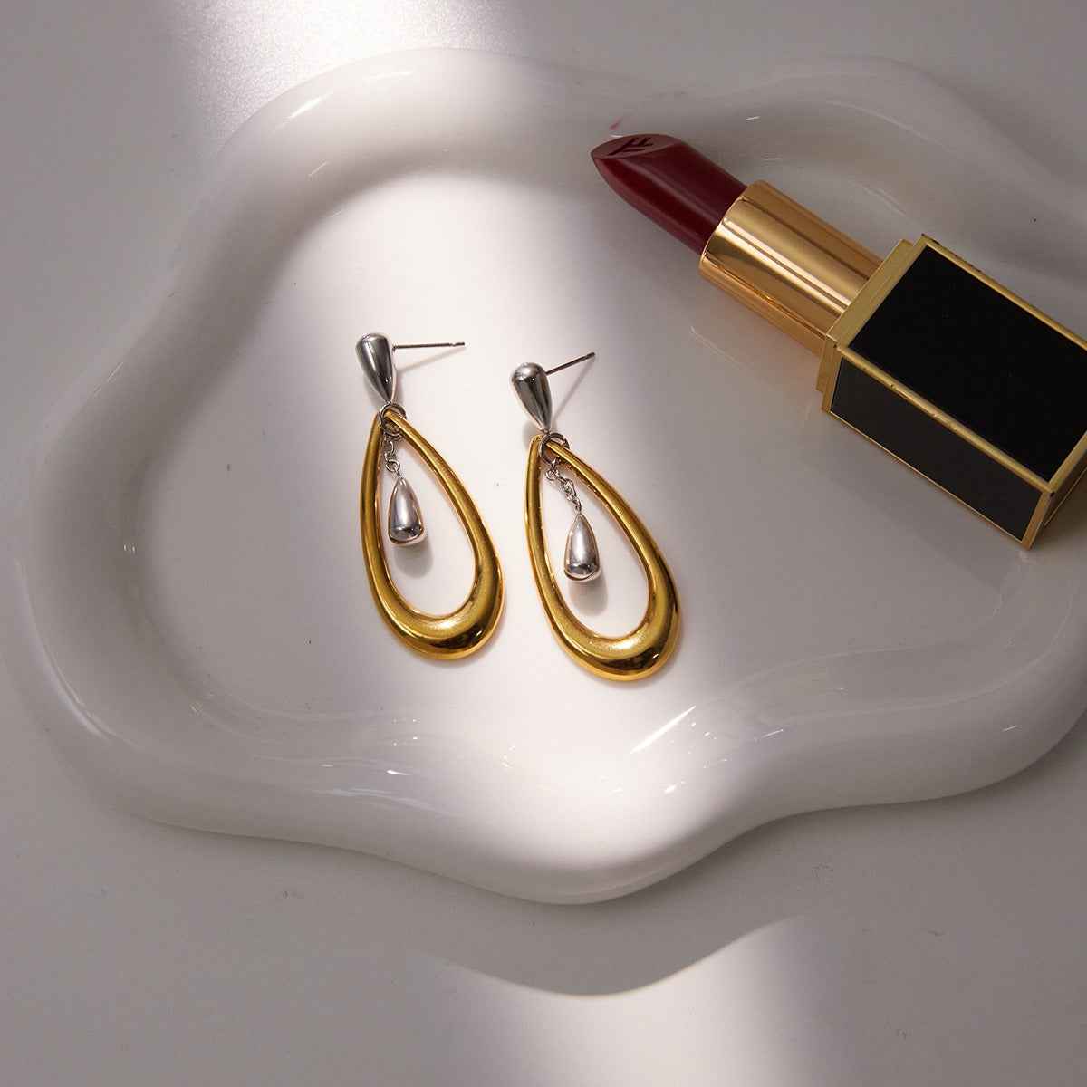 18K gold teardrop-shaped two-tone earrings