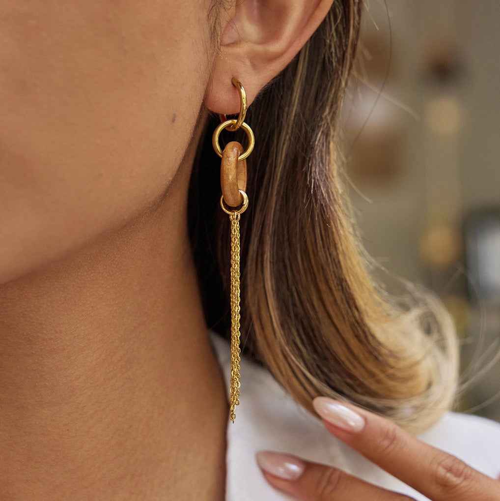 18K gold lightweight luxury and high-end wooden tassel earrings