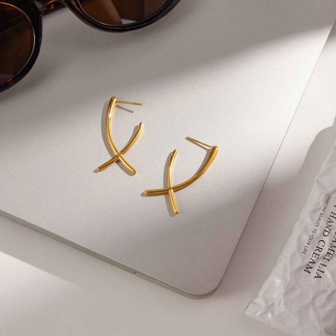 18k gold cross earrings