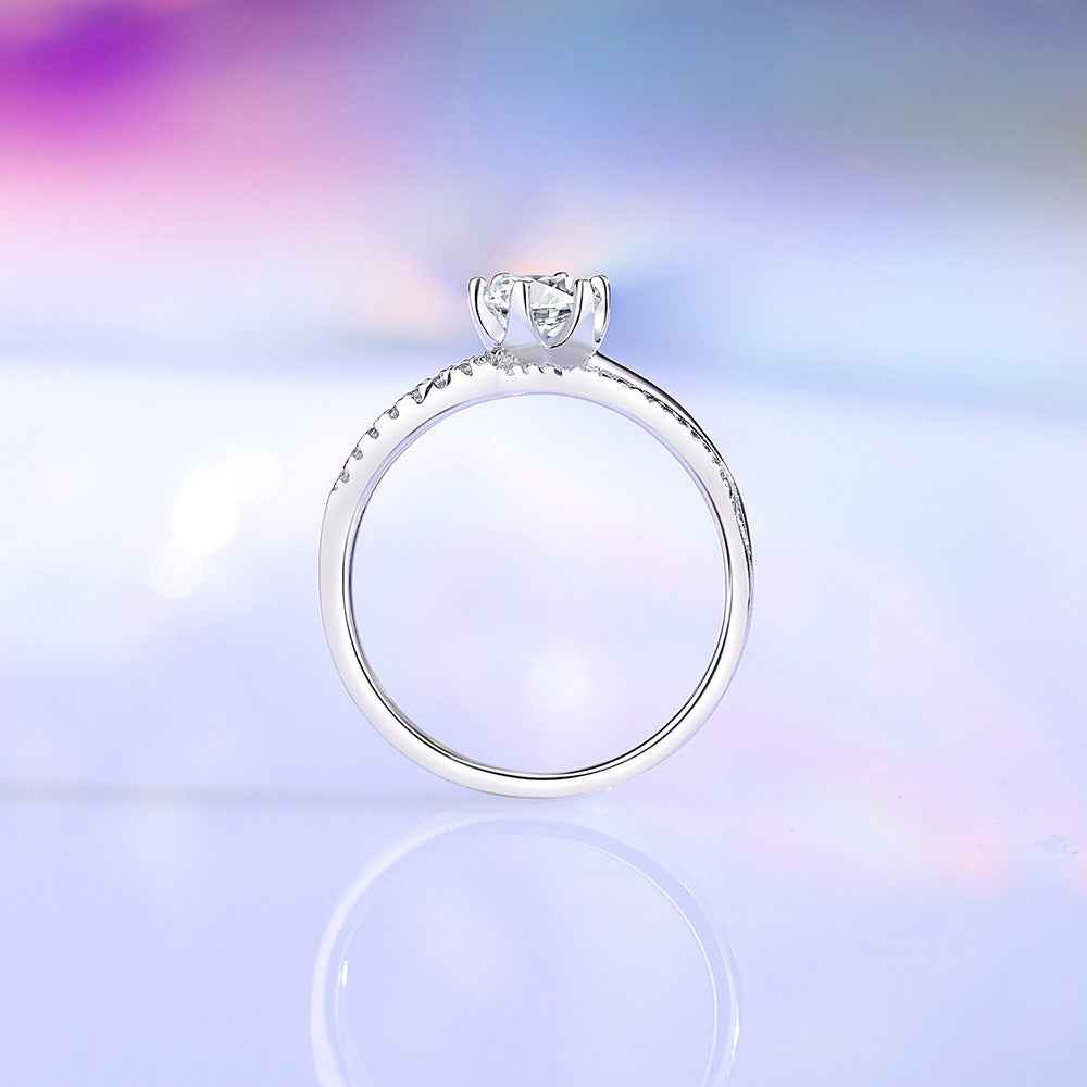 S925 Sterling Silver Artistic Line Design Six-Prong Moissanite Ring