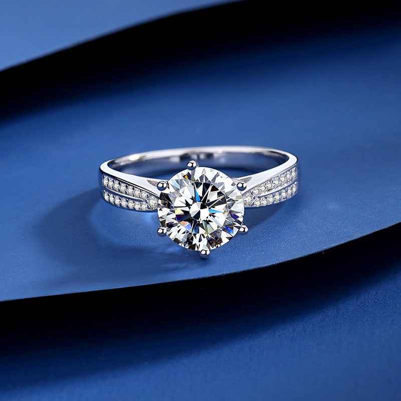 S925 sterling silver ring with a 2-carat moissanite stone.