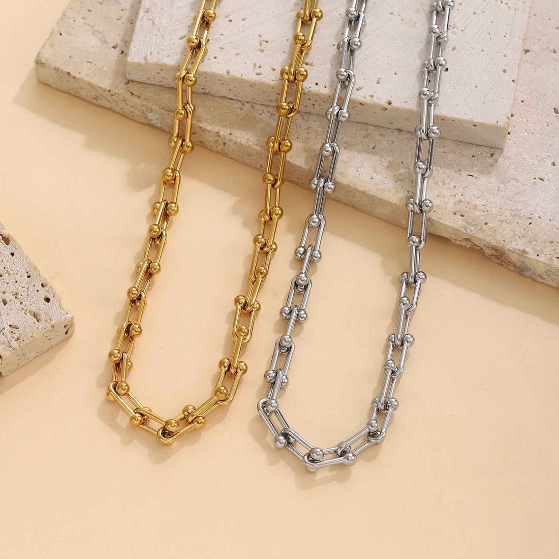 18k gold U-shaped horseshoe clasp bracelet necklace