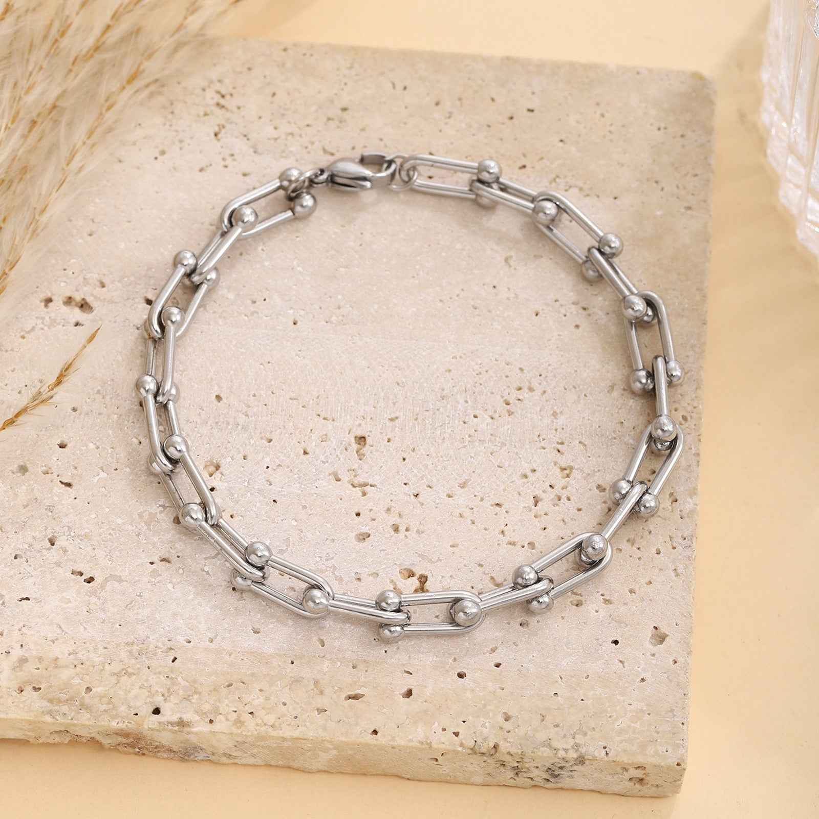 18k gold U-shaped horseshoe clasp bracelet necklace