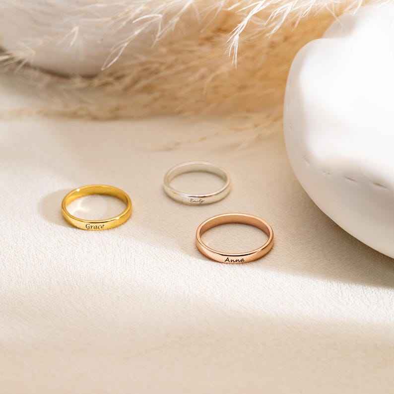 Customized Smooth Name Engraving Ring